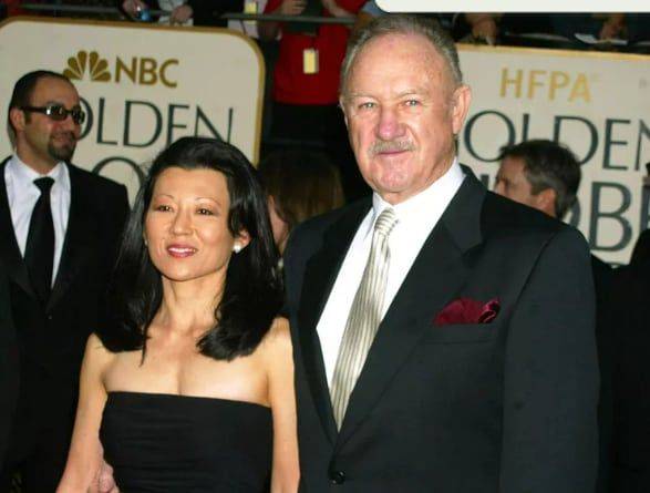 2003년 사진으로 진 해크먼이 부인 벳시 아라카와와 함께 글덴 글로브상 시상식장에 도착해 포즈를 취하고 있다. /사진=파이낸셜뉴스 사진DB