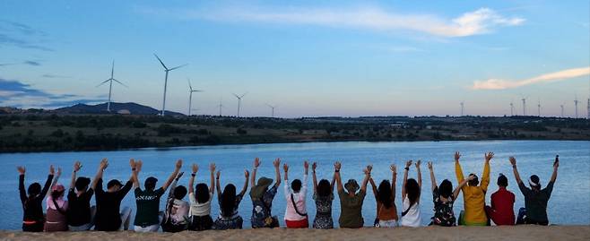 베트남의 로컬 매력을 느끼고자  하면 관광만으로는 부족하다. 베트남은 디지털 노마드, 자녀의  국제학교 진학 등 자신의 체류  목적이나 생활 방식에 따라  지역별로 다양한 ‘한 달살이’ 옵션이 존재한다. 사진 위성은