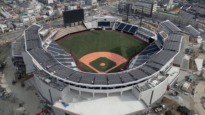 한화 이글스의 새 홈구장 ‘대전한화생명볼파크’가 3월 개장을 목표로 공사를 진행하고 있다.ⓒ연합뉴스TV 갈무리