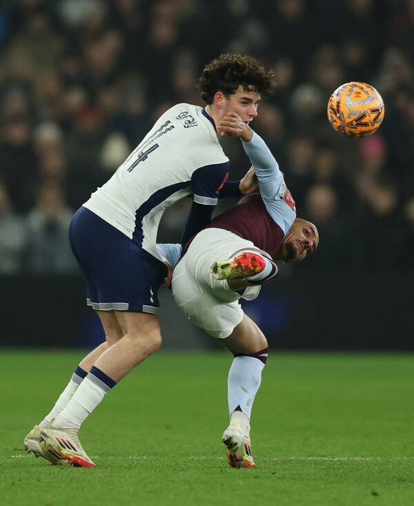 ▲ 손흥민을 존경하는 마이키 무어(사진 위)와 아치 그레이(사진 아래) ⓒ연합뉴스/AP/REUTERS