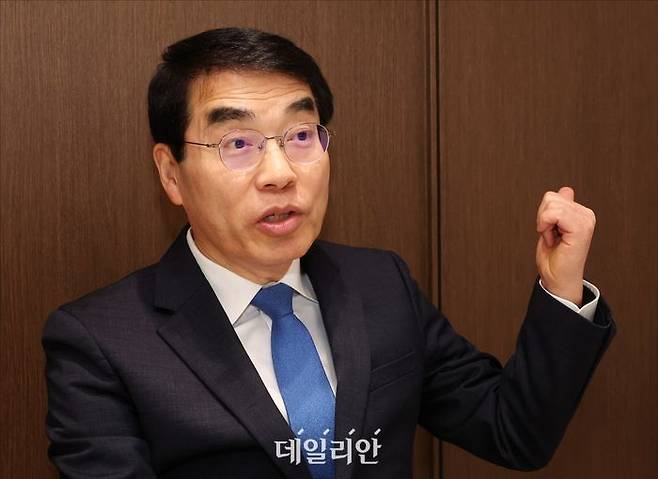 더불어민주당 비명계 원외 모임 '초일회' 간사인 양기대 민주당 전 의원이 지난 28일 오후 서울 여의도의 한 카페에서 데일리안과 인터뷰를 하고 있다. ⓒ데일리안 홍금표 기자