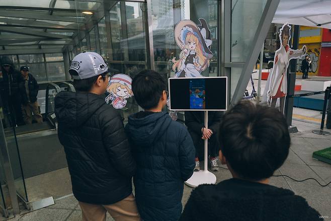 ▲ 배틀 화면은 이렇게 생중계되고, 금방 관객이 모이더라고요