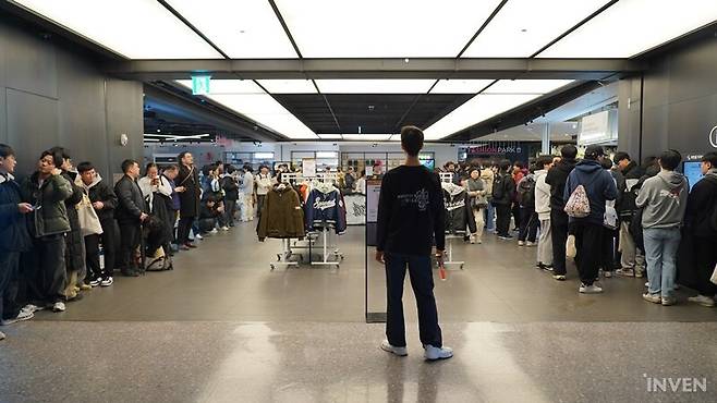 ▲ 선착순 50명이 이미 찼음에도 혹시나 하는 마음에 줄을 섰다고 하네요