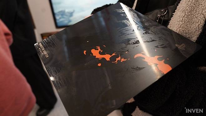 ▲ 무려 PS4 몬헌 한정판을 가져온 유저