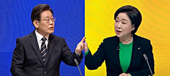 2022년 2월 대선TV토론에서 이재명 민주당 후보가 심상정 정의당 후보와 논쟁하고 있다. 유튜브 캡처