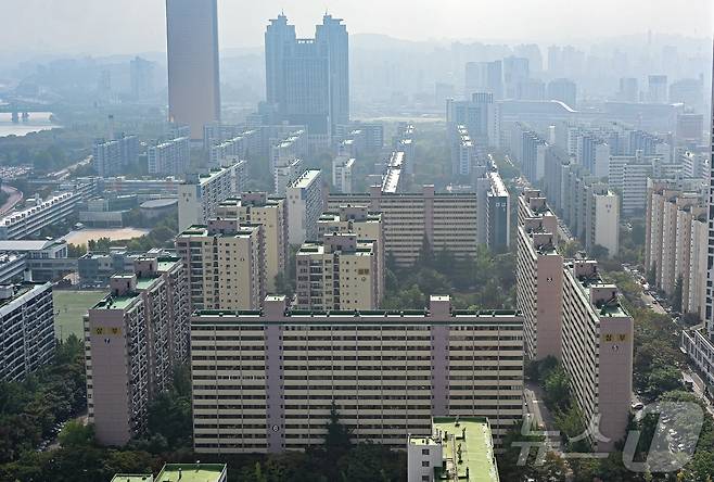 . 사진은 이날 서울 여의도 삼부아파트 단지의 모습. 2024.10.16/뉴스1 ⓒ News1 이재명 기자