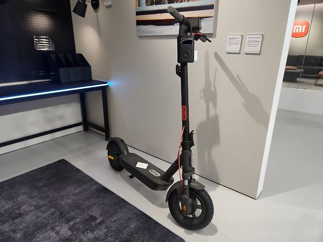 3일(현지 시간) 스페인 바르셀로나에서 개막한 MWC25에서 샤오미가 샤오미 전동 킥보드 등을 공개했다. 고재우 기자