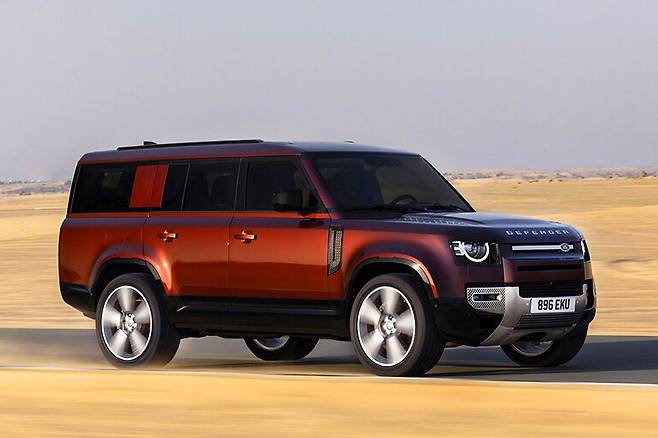 랜드로버 뉴 디펜더 130 P400 X Dynamic HSE