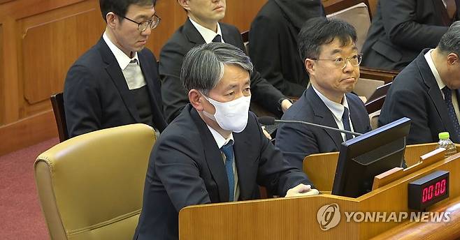 윤 대통령의 탄핵 심판 10차 변론서 발언하는 조지호 경찰청장 (서울=연합뉴스) 조지호 경찰청장이 지난달 20일 서울 종로구 헌법재판소 대심판정에서 열린 윤 대통령의 탄핵 심판 10차 변론에서 발언하는 모습 [연합뉴스 자료사진]