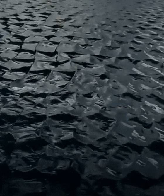 최근 튀르키예 에게해에서 포착된 ‘사각형 파도’. 사진 엑스 캡처