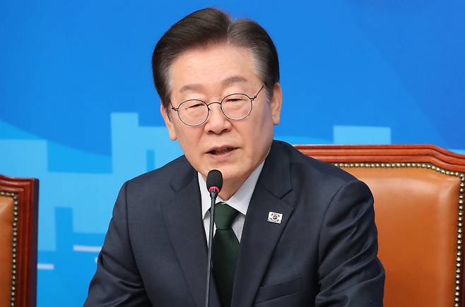 이재명 더불어민주당 대표가 5일 서울 여의도 국회에서 열린 '경제 활성화를 위한 더불어민주당-한국경제인협회 민생경제간담회'에 참석해 인사말을 하고 있다. /남강호 기자