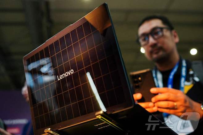 레노버 요가 솔라 PC 콘셉트. ⓒ AFP=뉴스1