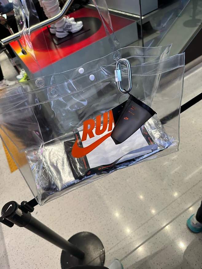 74eff203c7f71a80239d8f91429c701f9e938e17c28f6a99fe1ef7862e256e2398d2a68970649410713d8a5b73546a20c92ea9805f