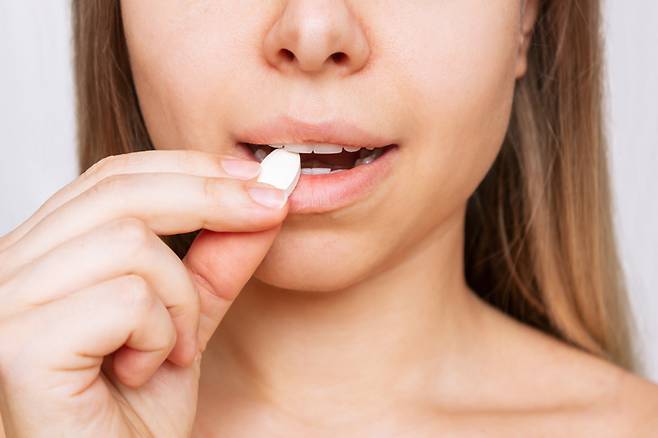 C아스피린과 이부프로펜 같은 비스테로이드성 진통제(NSAID)를 장기 복용하면 치매 예방 효과가 있긴 하지만 잠재적 부작용 때문에 권장할 수는 없다는 연구결과가 나왔다. [사진=게티이미지뱅크]