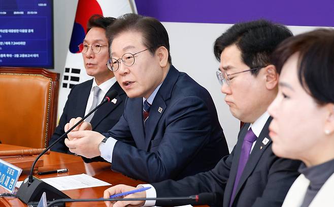 이재명 더불어민주당 대표가 7일 오전 서울 여의도 국회에서 열린 최고위원회의에 참석해 발언하고 있다. /뉴스1