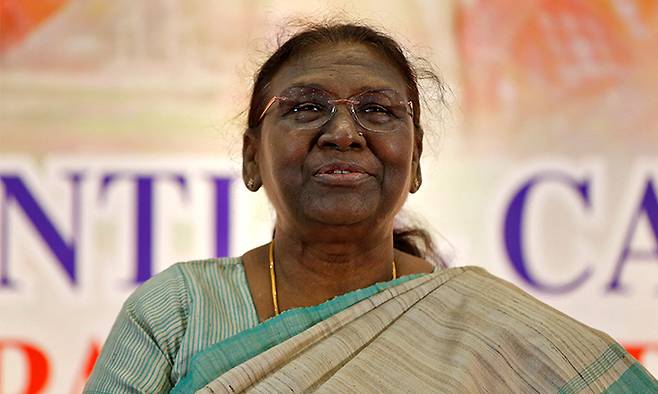 거의 유일하게 정부수반이 다있는 국가