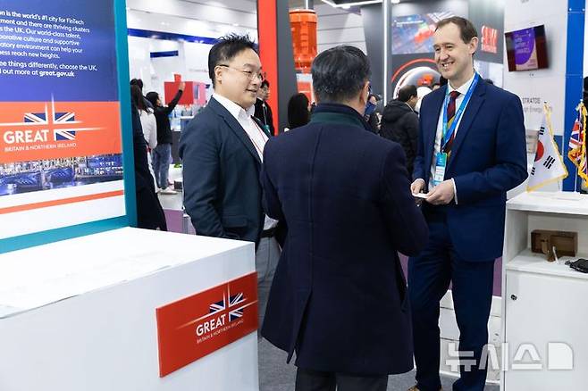 [서울=뉴시스]3월5일부터 7일에 걸쳐 서울 강남구 코엑스에서 열린 '인터배터리 2025' 행사장 영국관. (사진=주한 영국대사관 제공) 2025.03.07.