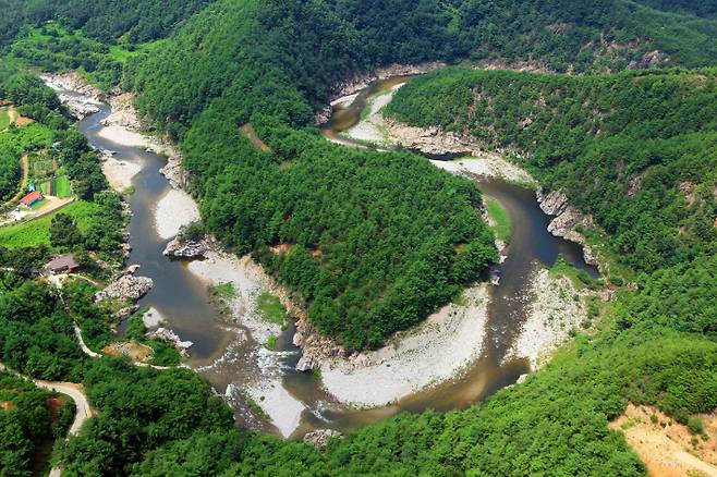 옛 국도36호선으로 갈 수 있는 불영계곡 전경. 울진군 제공