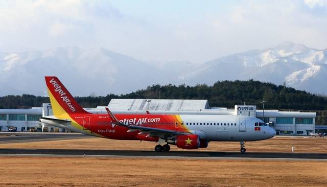 ▲제주 공항에 비상 착륙한 베트남 국적 비엣젯항공기.ⓒ(=연합뉴스)