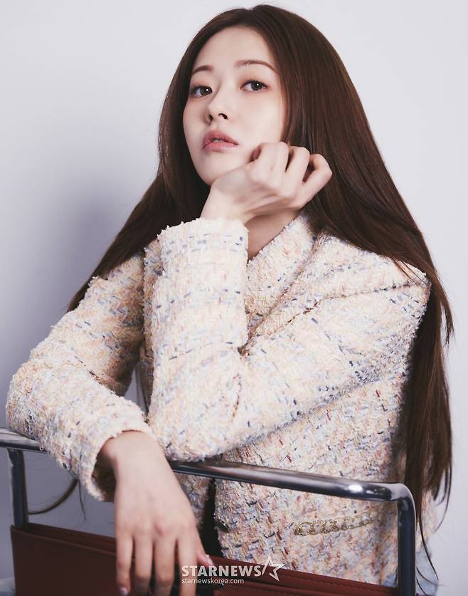 티빙 오리지널 시리즈 '춘화연애담'의 배우 고아라가 라운드 인터뷰를 위해 포즈를 취하고 있다. /사진제공=킹콩 by 스타쉽 2025.03.01 /사진=이동훈 photoguy@