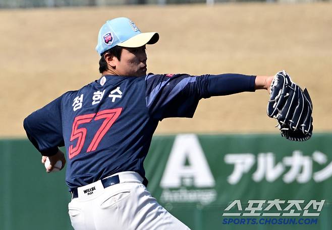 스프링캠프 기간 일본 프로 야구팀을 상대로 좋은 피칭을 펼친 정현수