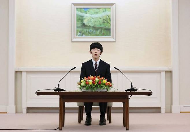 기자회견에 ‍참석한 히사히토 왕자
