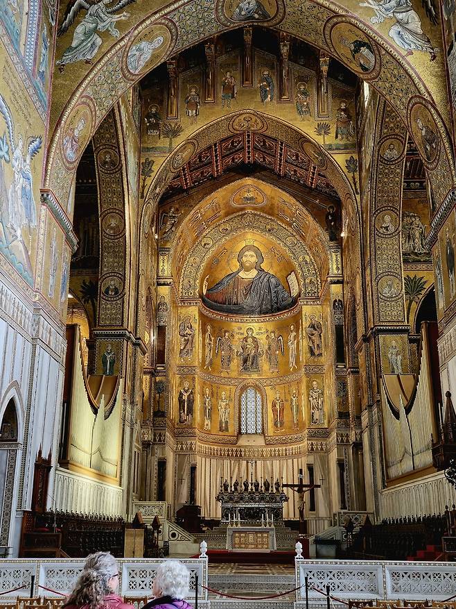 몬레알레 대성당 금박 모자이크.