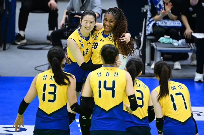 정관장을 꺾고 2위에 오른 현대건설. (한국배구연맹 제공)