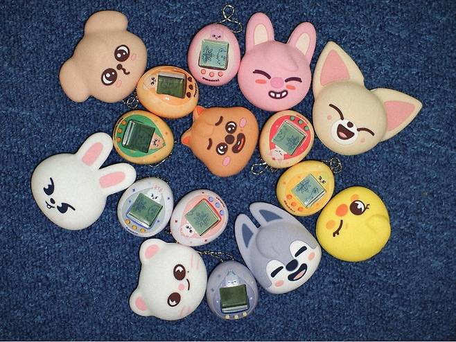 JYP 엔터테인먼트가 출시한 스트레이키즈 다마고치 굿즈. /JYP엔터테인먼트 제공