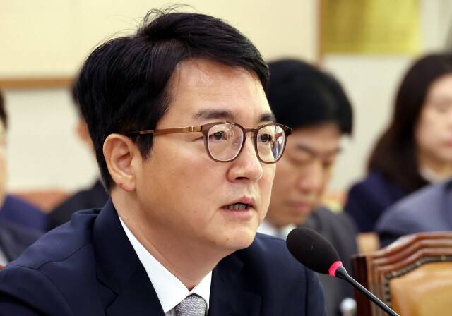 심우정 검찰총장이 지난해 10월 국회에서 열린 법제사법위원회의 대검찰청 대상 국정감사에 출석해 의원들의 질의에 답하고 있다. 김경호 선임기자 jijae@hani.co.kr