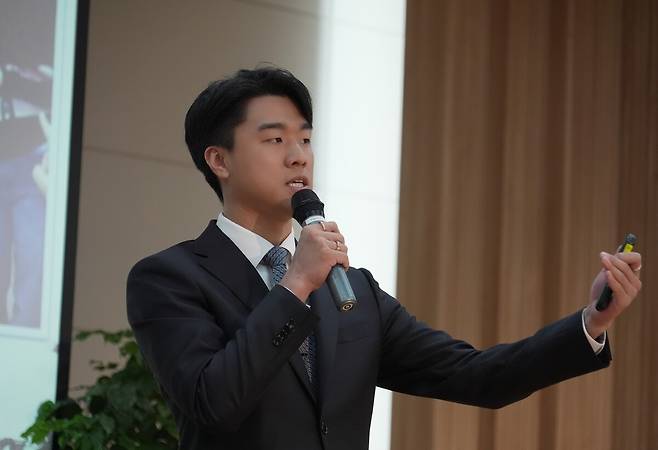 천원궁 천일성전 입궁 승리를 위한 인천경기북부교구 순회예배에서 선교활동 간증을 하는 문신출 선교사.