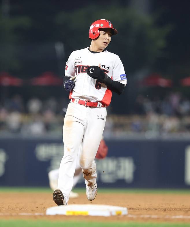 ▲ 홍종표는 사생활 논란으로 이미 구단 최고 수준의 징계를 받았고, 2025년 시즌이 시작되기 전 사과 및 해명의 시간을 가졌다 ⓒKIA타이거즈