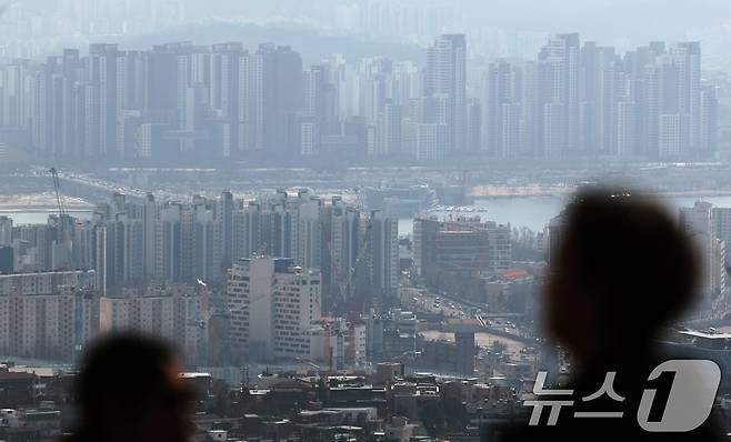 남산에서 바라본 서울 강남구 아파트단지 모습. 2025.3.6/뉴스1 ⓒ News1 오대일 기자