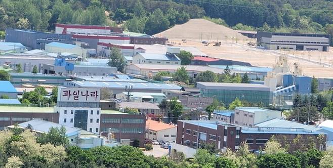 [춘천=뉴시스] 10일 춘천시는 퇴계·창촌농공단지가 산업통상자원부가 주관하는 ‘2025년 농공단지 환경조성사업 통합패키지 공모’에 최종 선정돼 국비 80억 원과 지방비 34억 원등 총 114억 원이 투입된다 고 밝혔다. 사진은 춘천 퇴게농공단지 전경. 춘천시 제공. *재판매 및 DB 금지