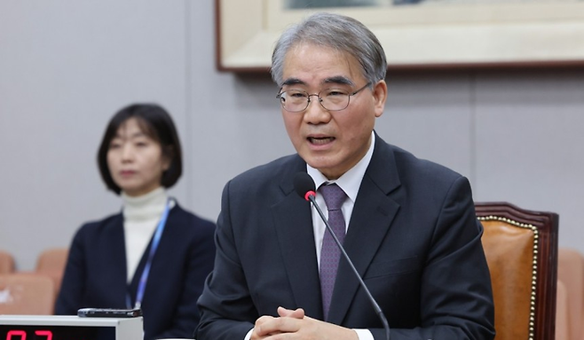 조한창 헌법재판관이 지난해 12월24일 오전 서울 여의도 국회에서 열린 헌법재판관 후보자 인사청문회에서 위원 질의에 답하고 있다.ⓒ연합뉴스