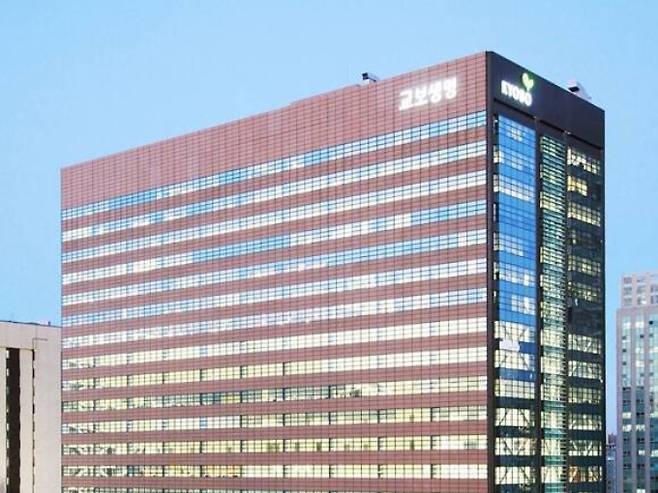 교보생명 노조가 지난해 당기순이익 6987억3608만원을 달성한 데 이어 이번달 첫째주 임금 및 단체협약(임단협) 교섭을 시작했다. 사진은 서울 광화문에 위치한 교보생명 사옥 전경. /사진=교보생명