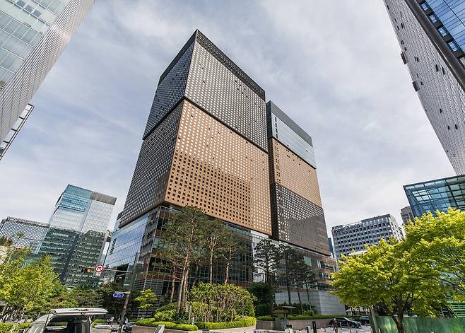 홈플러스의 대주주 MBK파트너스에 대한 비판 여론이 높아지고 있다. 사진은 MBK파트너스 서울사무소가 위치한 서울 광화문 D타워 모습 ⓒ시사저널 최준필