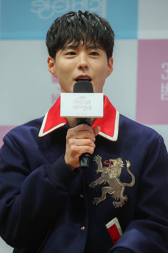 배우 박보검이 11일 서울 여의도 KBS아트홀에서 열린 ‘더 시즌즈 - 박보검의 칸타빌레’ 제작발표회에서 인사말을 하고 있다. 2025.3.11. 연합뉴스