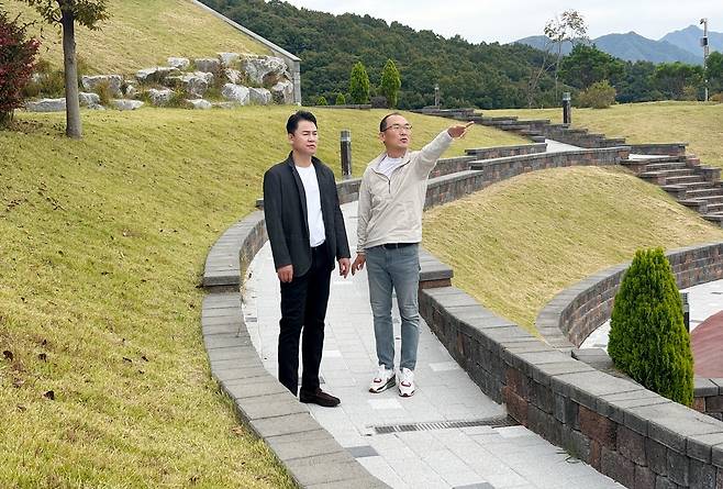 캠핑장을 둘러보는 오언석 도봉구청장 [도봉구 제공. 재판매 및 DB 금지]