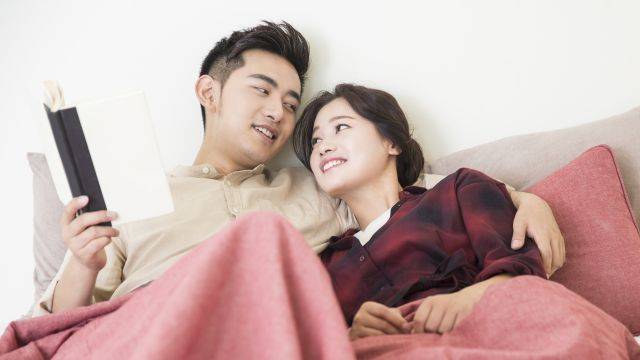 팔베개로 인해 점상 출혈이 발생할 수 있다｜출처: 클립아트코리아