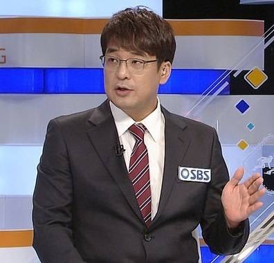 황현철 KBM 대표이사. 2개 방송사의 복싱해설위원과 복스렉 한국위원을 맡고 있는 복싱전문가다.