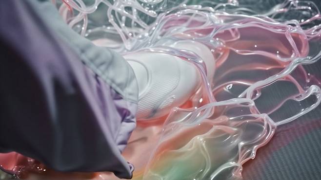 XG 'IYKYK' MV 스틸컷