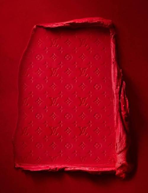 세계 최대 명품 기업 루이비통모에헤네시(LVMH)그룹이 전개하는 루이비통이 코스메틱 부문을 신설하고 '라 보떼 루이비통' 컬렉션을 신규 출시한다. 루이비통 인스타그램 캡처