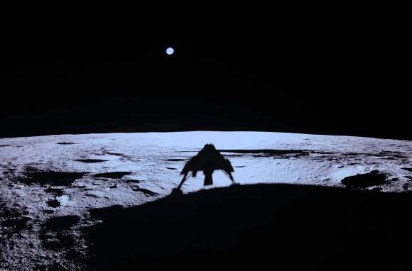 ‘블루 고스트’가 달 표면에 착륙해 그림자를 드리운 모습 . Firefly Aerospace