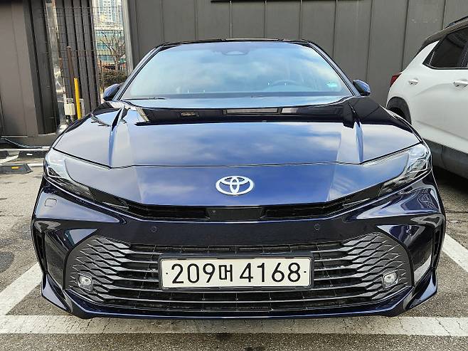 토요타 캠리 하이브리드 전면부. (사진=이다원 기자)