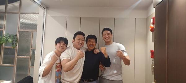 전 복싱 국가대표 신종훈, 영화배우 마동석, 최찬웅 회장, 김형규 전 국가대표. 사진┃대한복싱협회