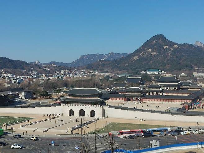 대한민국 역사박물관에서 본 경복궁 (직접 촬영)