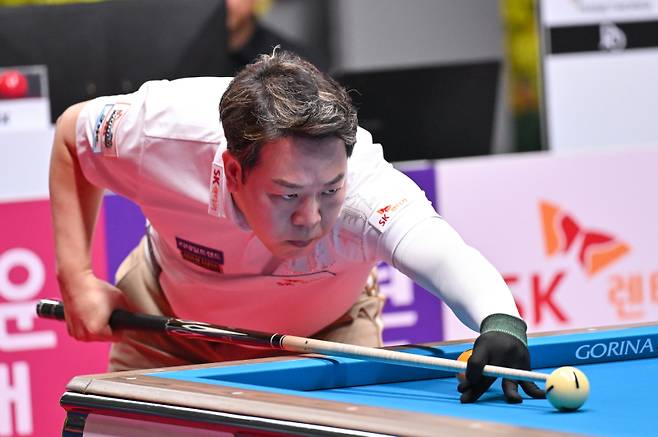 ‘헐크’ 강동궁(SK렌터카)은 16강 진출을 확정하면서 챔피언의 자존심을 지켰다. PBA 제공