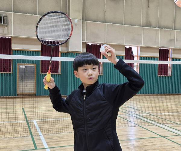 제54회 전국소년체전 무실세트 우승을 목표로 훈련하고 있는 배드민턴 유망주 유태웅(수원 태장초). 임창만기자