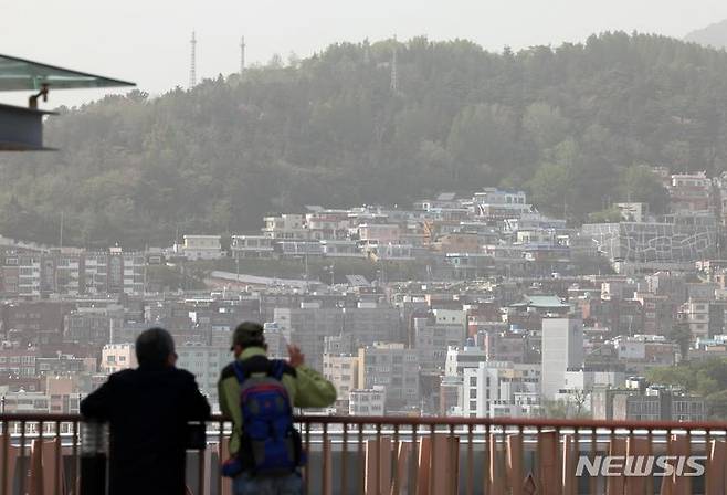 황사 유입으로 뿌옇게 변한 도심 (사진=뉴시스 DB)